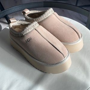 UGG TAZZ slipper size woman’s 5 mustard seed